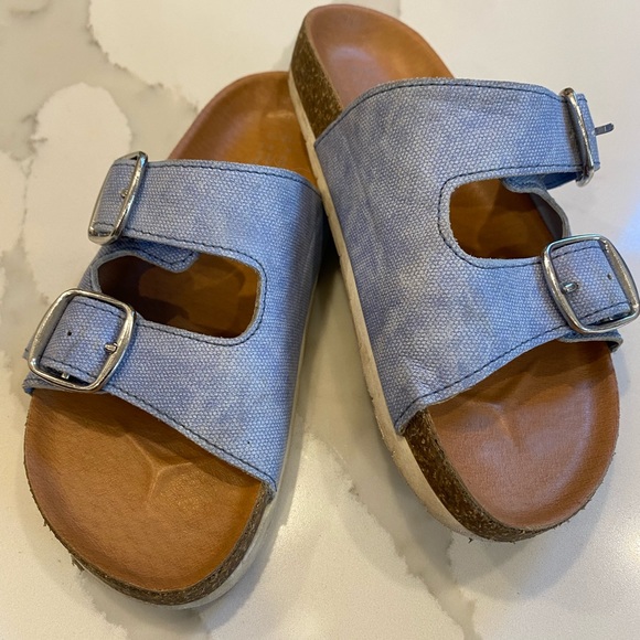 GAP kids “Birkenstock” style sandal size 12-13 - Picture 2 of 7